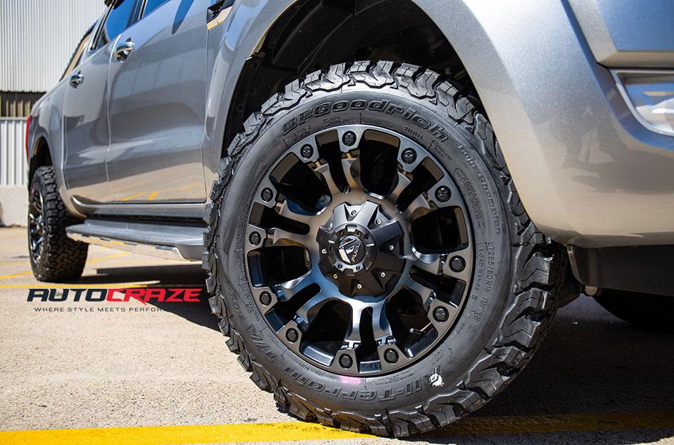 FORD-RANGER-VAPOR-BLACK-MACHINED-WITH-DARK-TINT